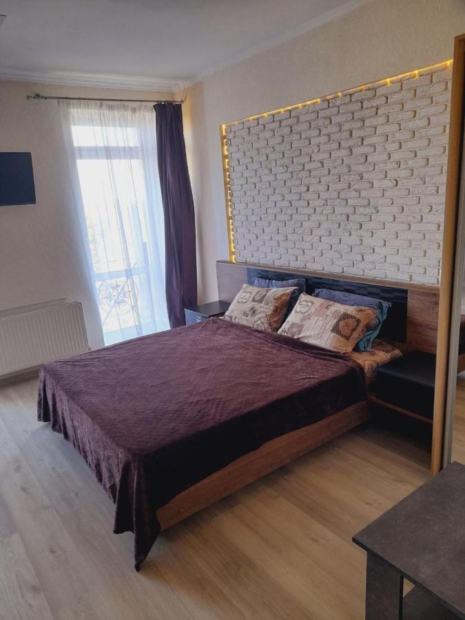 Залізнична 49 "Хочу Цю!" Apartment อิวาโน-ฟรานกิฟสเก ภายนอก รูปภาพ