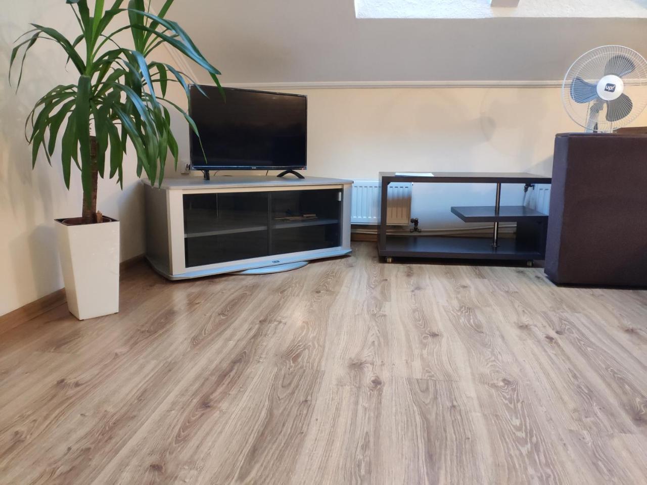 Залізнична 49 "Хочу Цю!" Apartment อิวาโน-ฟรานกิฟสเก ภายนอก รูปภาพ