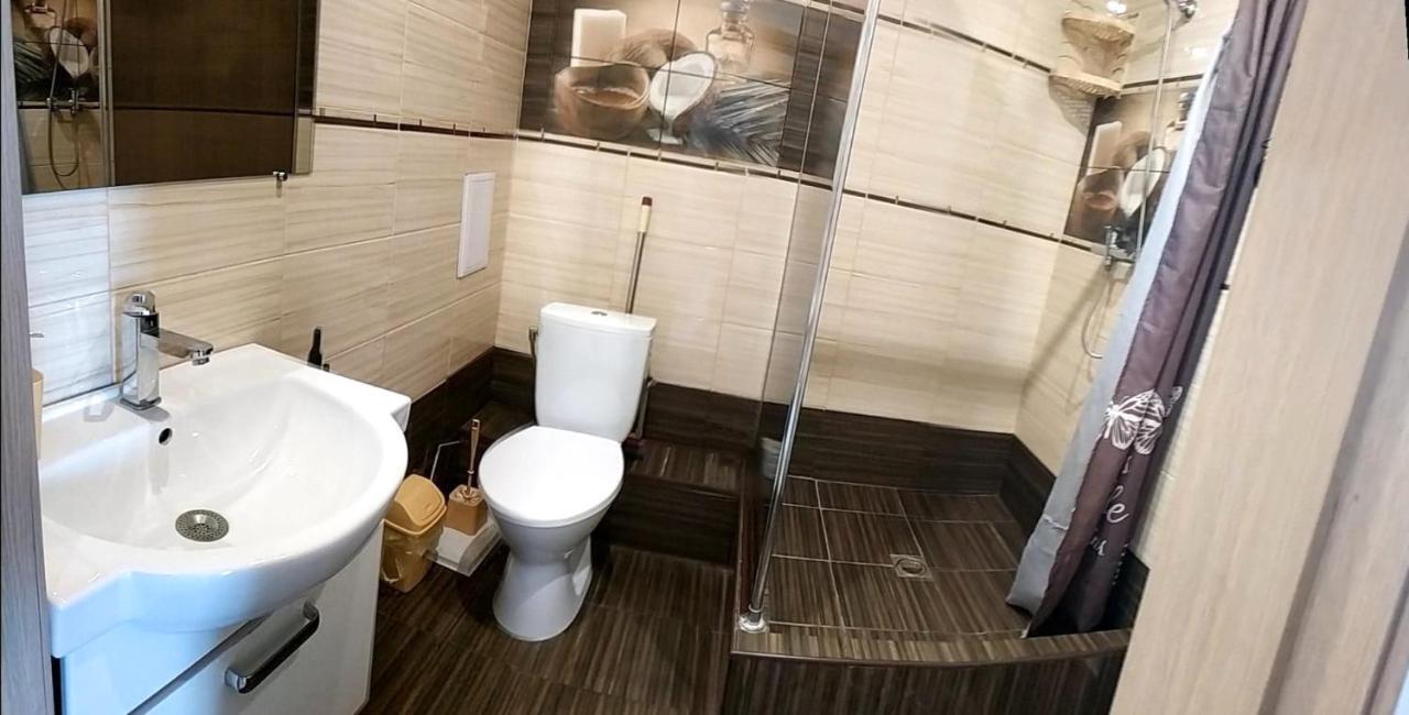 Залізнична 49 "Хочу Цю!" Apartment อิวาโน-ฟรานกิฟสเก ภายนอก รูปภาพ