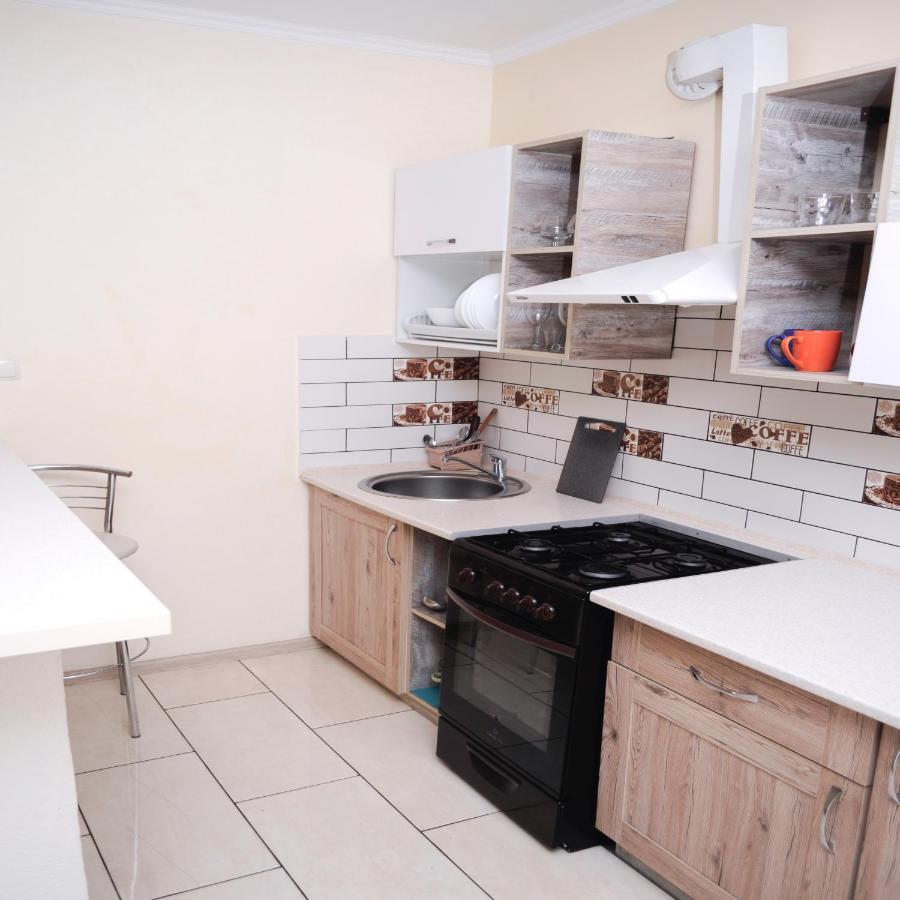 Залізнична 49 "Хочу Цю!" Apartment อิวาโน-ฟรานกิฟสเก ภายนอก รูปภาพ