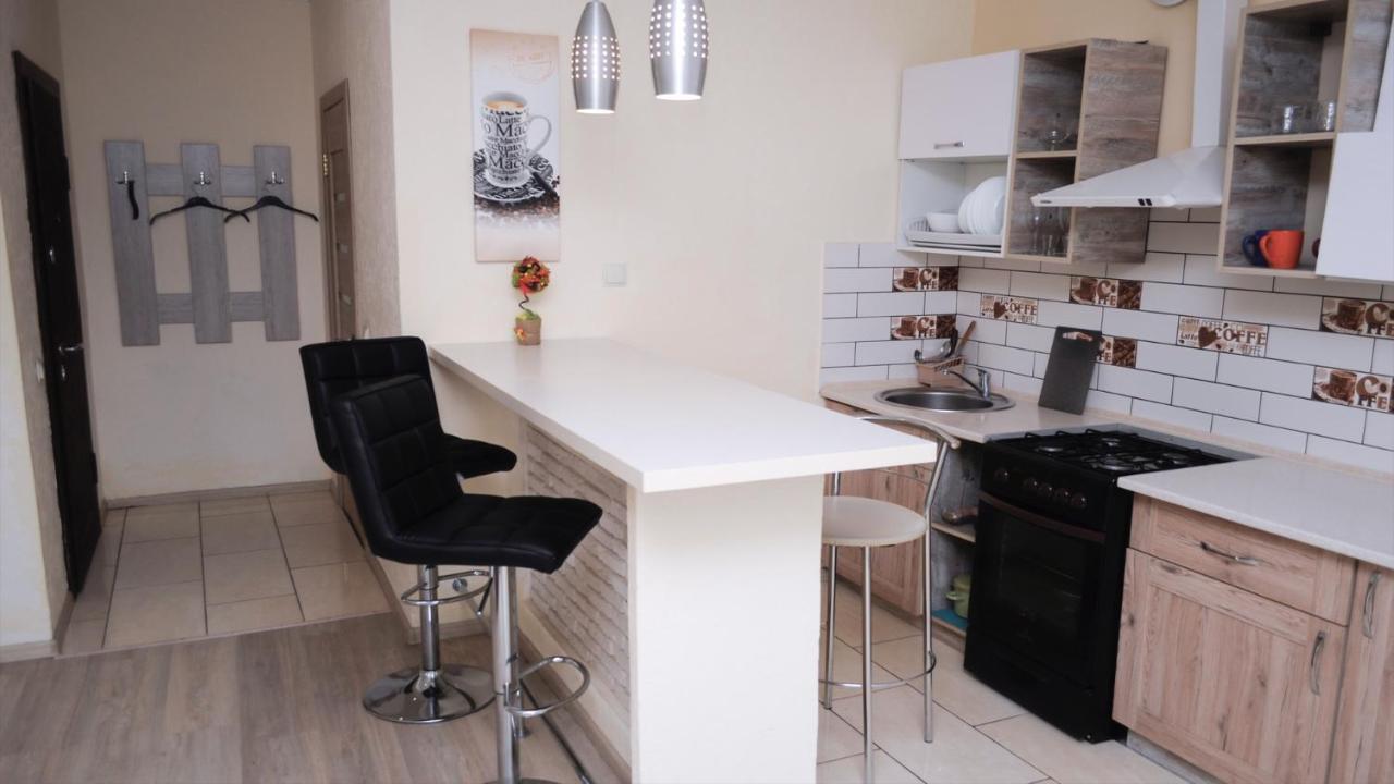 Залізнична 49 "Хочу Цю!" Apartment อิวาโน-ฟรานกิฟสเก ภายนอก รูปภาพ
