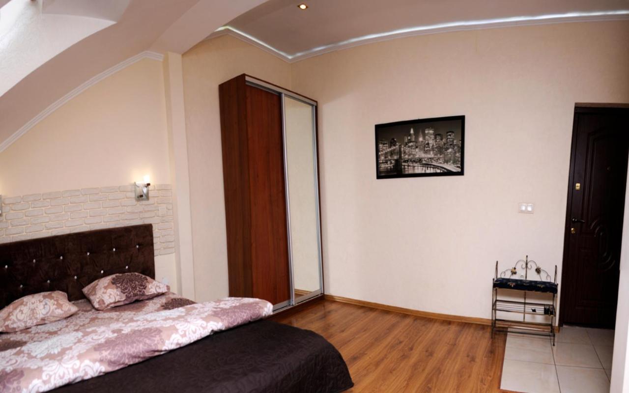 Залізнична 49 "Хочу Цю!" Apartment อิวาโน-ฟรานกิฟสเก ภายนอก รูปภาพ